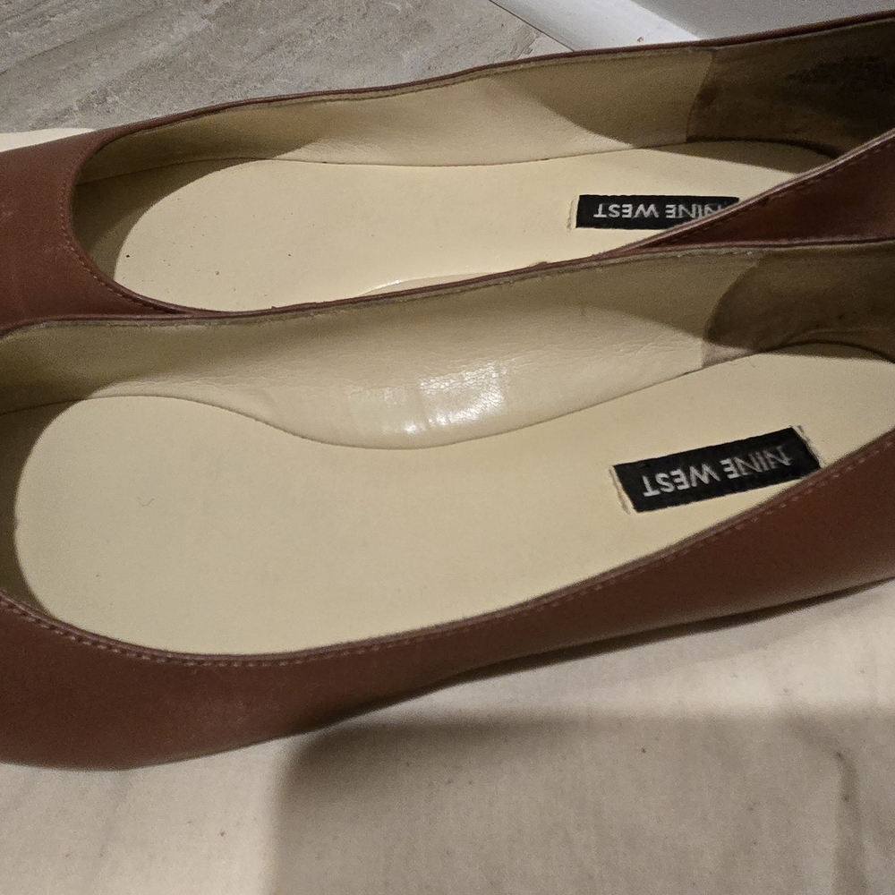 Nine West Women's Tan Leather Flats